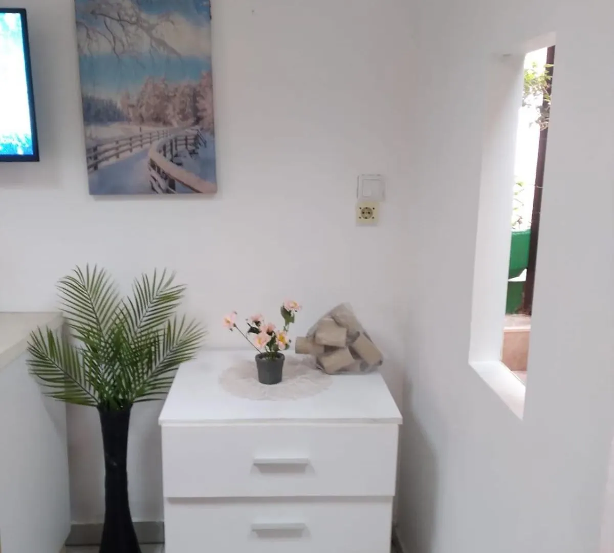 Oasis Studio Apartment In Tirana Near Bus Station אלבניה